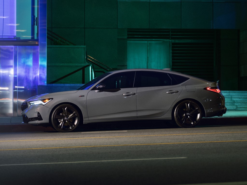 Acura Integra 5-door 1.5 VTEC Turbo (Automatic)